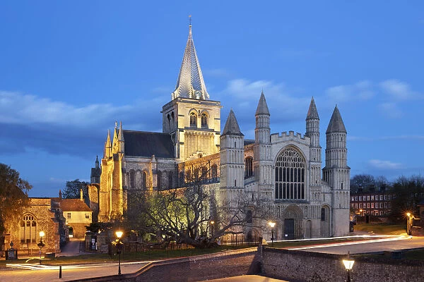 A view of Rochester Castle or Rochester Cathedral, highlighting the city’s historical charm.